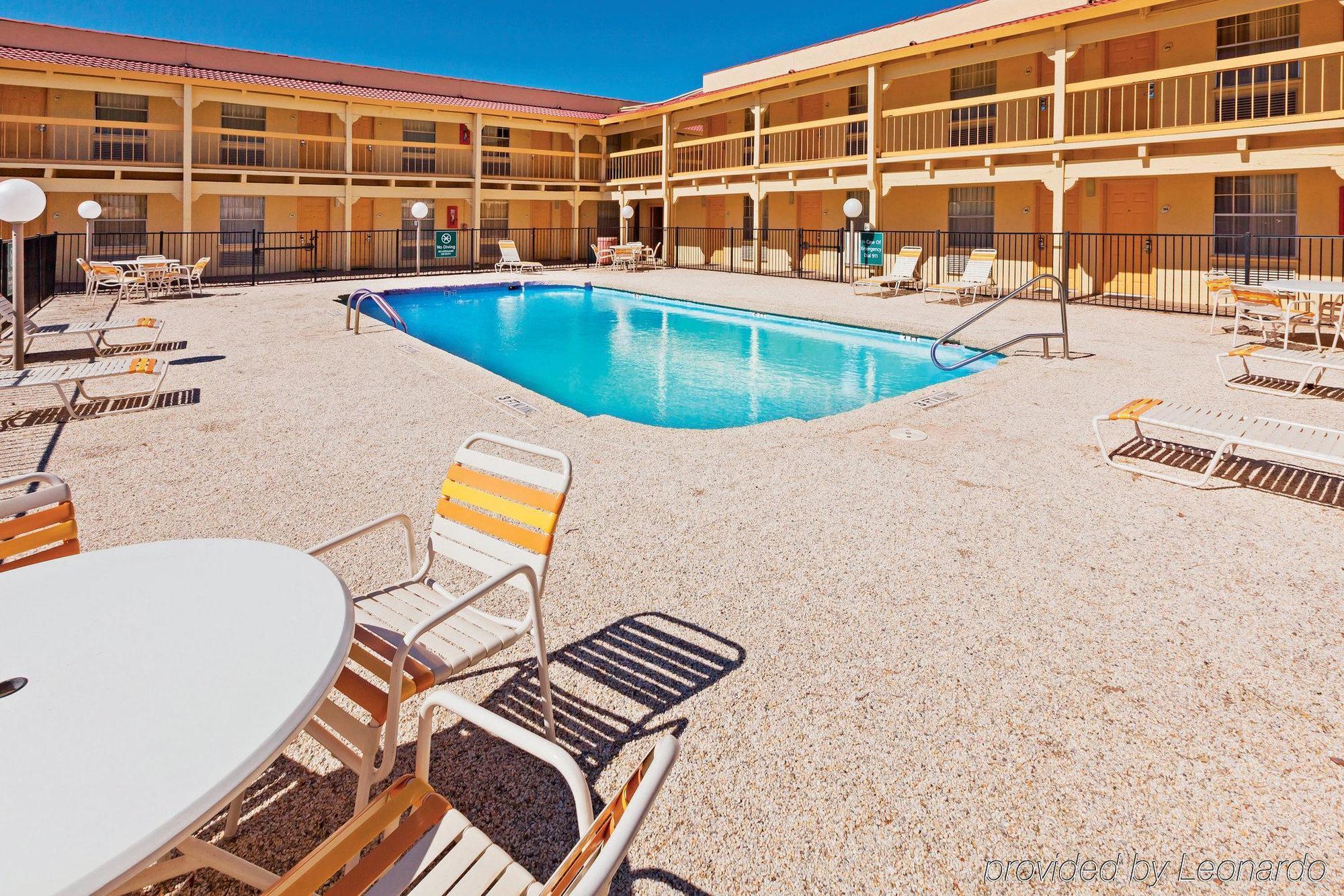 La Quinta Inn By Wyndham And Conference Center San Angelo Exterior photo
